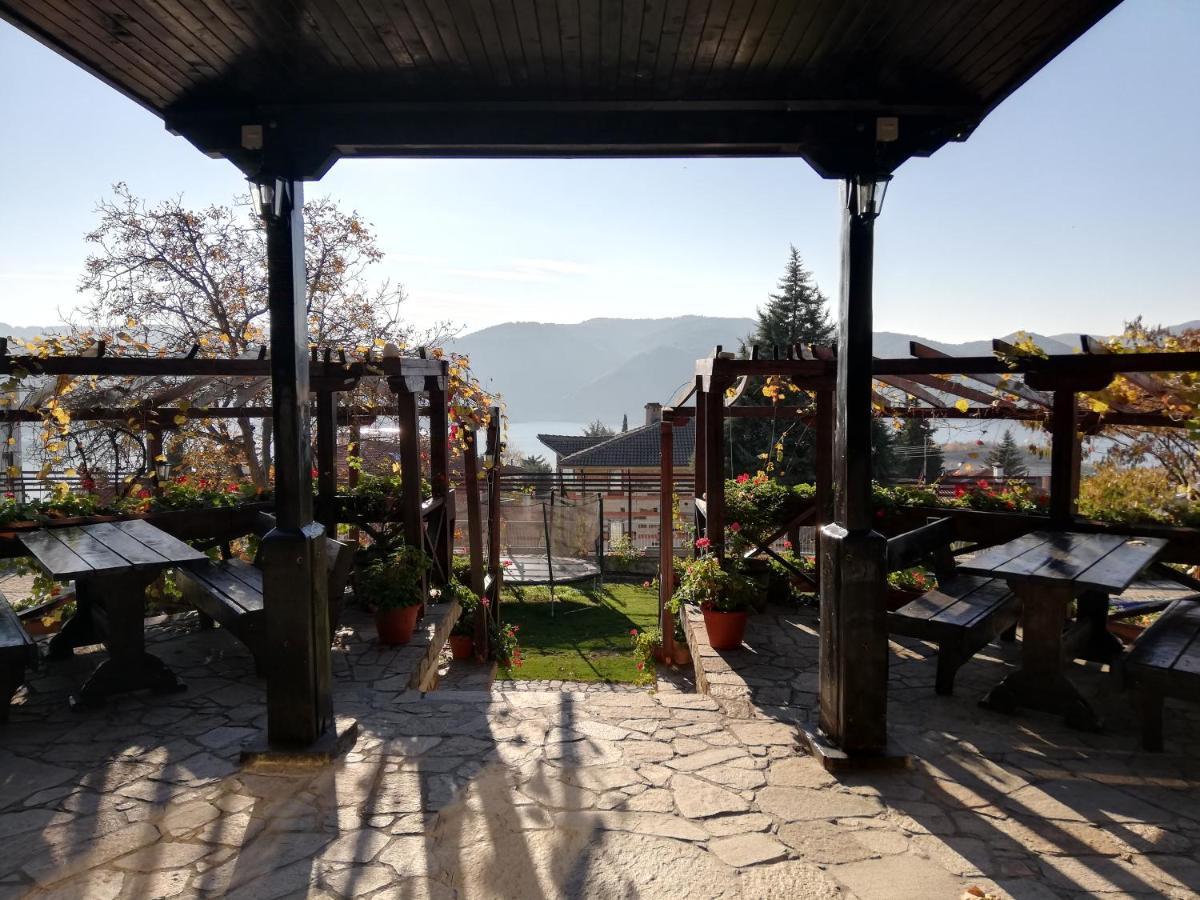Trifon Zarezan Family Hotel Glavatartsi Exterior photo