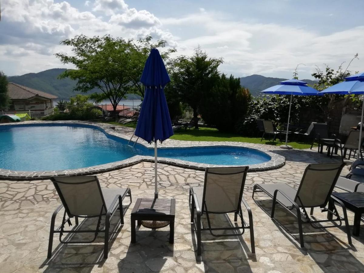 Trifon Zarezan Family Hotel Glavatartsi Exterior photo